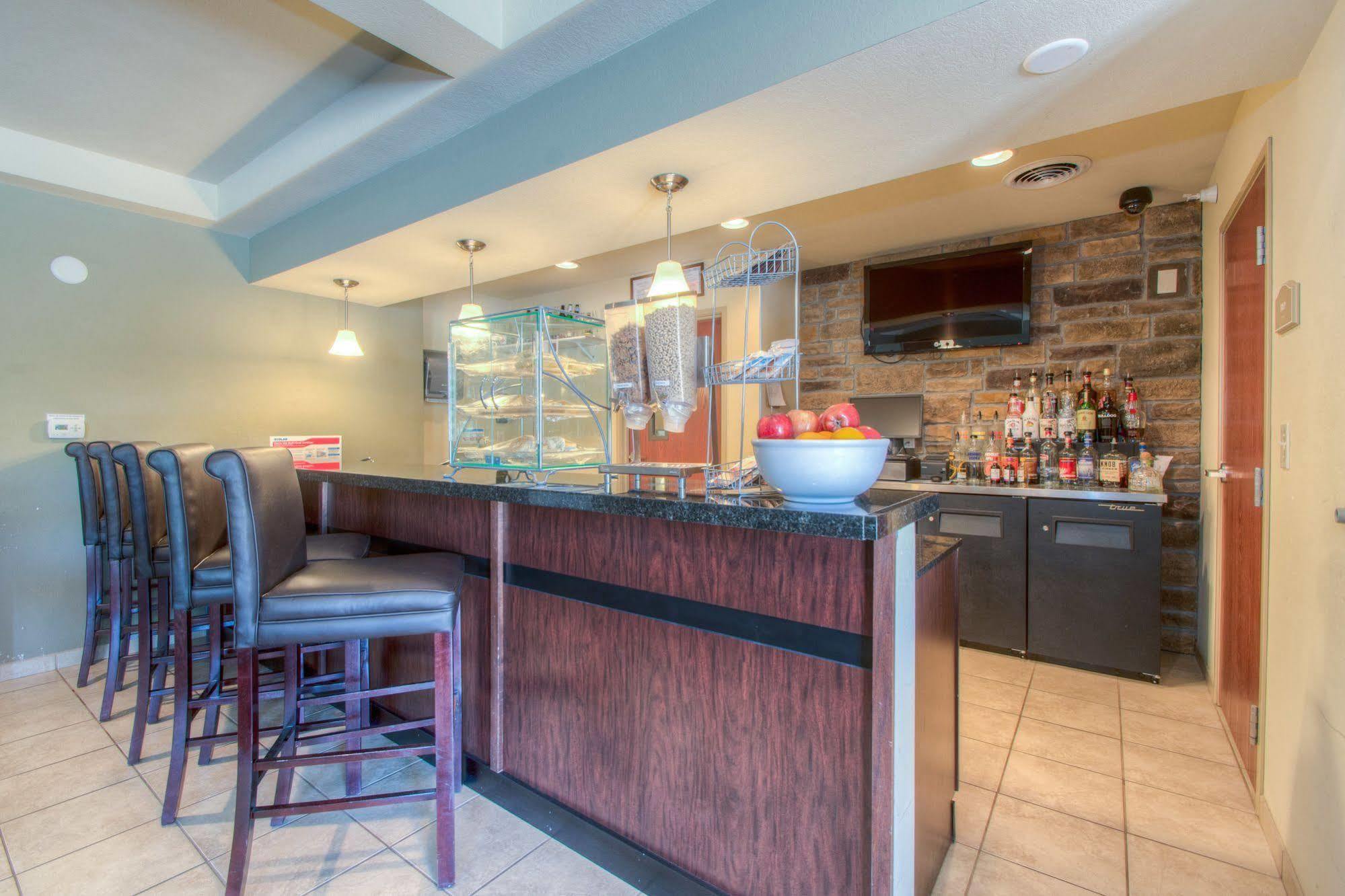 Cobblestone Inn & Suites - Wray Екстериор снимка