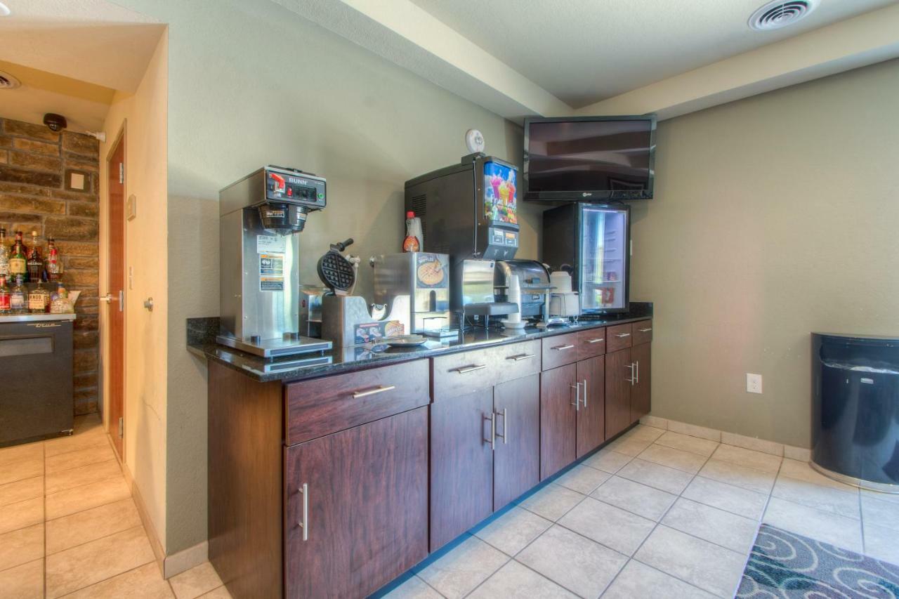 Cobblestone Inn & Suites - Wray Екстериор снимка
