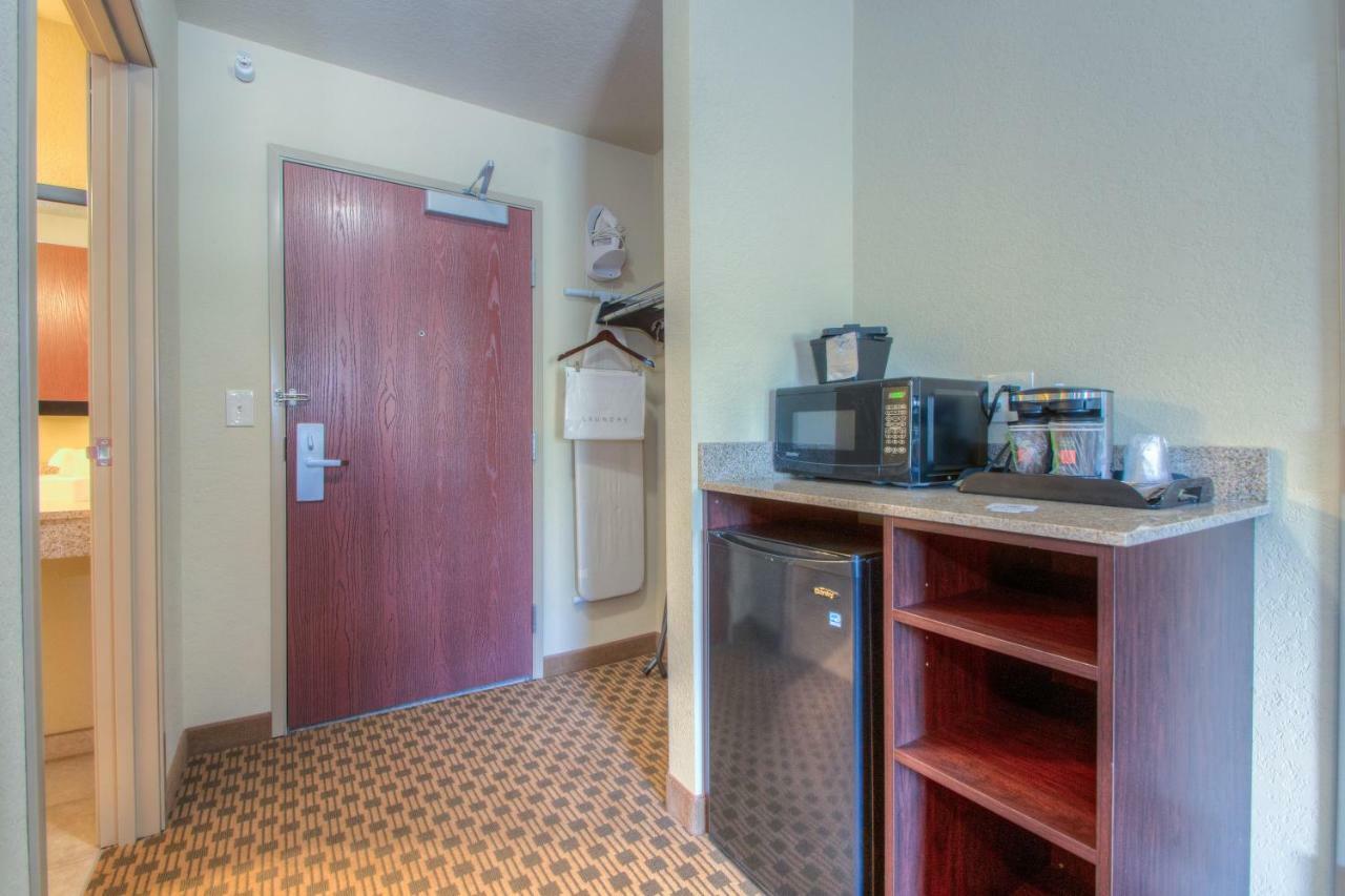 Cobblestone Inn & Suites - Wray Екстериор снимка